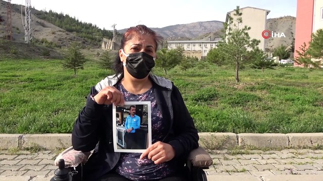 Tekerlekli sandalyeye mahkum anne 1 yıldır kayıp oğlunun yolunu gözlüyor