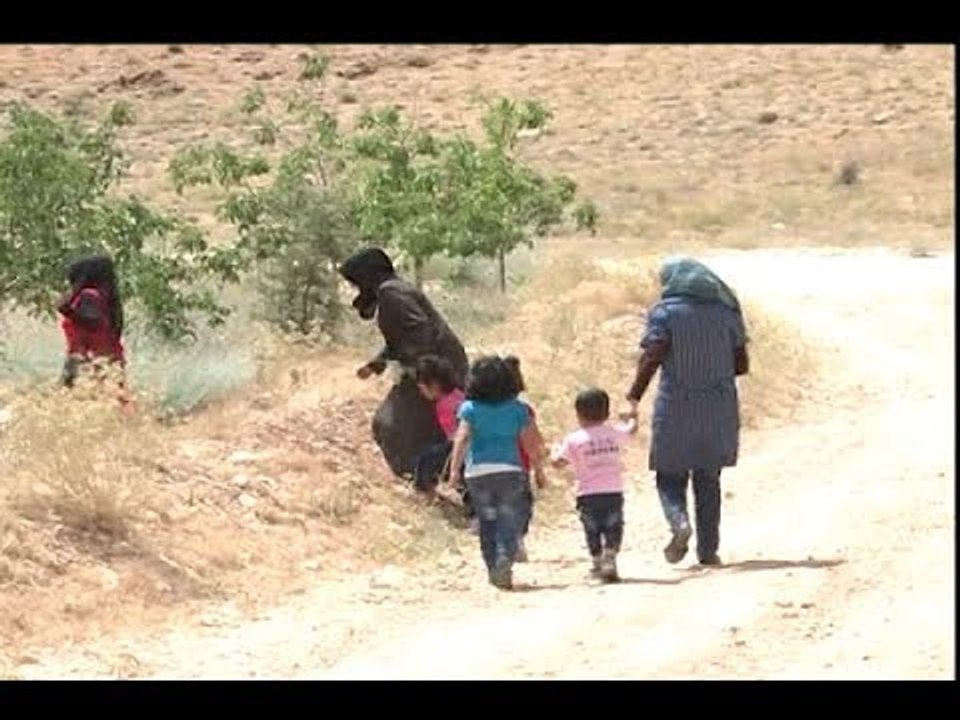 ماذا قال النازحون قبل مغادرتهم عرسال عائدين الى سوريا؟ - حسان الرفاعي