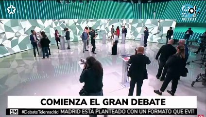 Una peluquera se encarga del moño de Iglesias en el debate