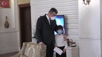 Vali Memiş, koltuğunu 4. sınıf öğrencisi Ecrin'e devretti