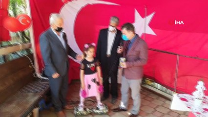 Minik Elizan Ece kumbarasını Bağışladı