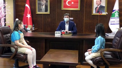 Başkan Hakan Bahadır, koltuğunu çocuklara devretti