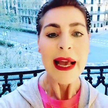 Antonia Dell'Atte pide a su exmarido Alessando Lequio que se quede en casa para combatir el virus del movimiento anti Rocío Carrasco (en realidad se refería a la COVID-19)