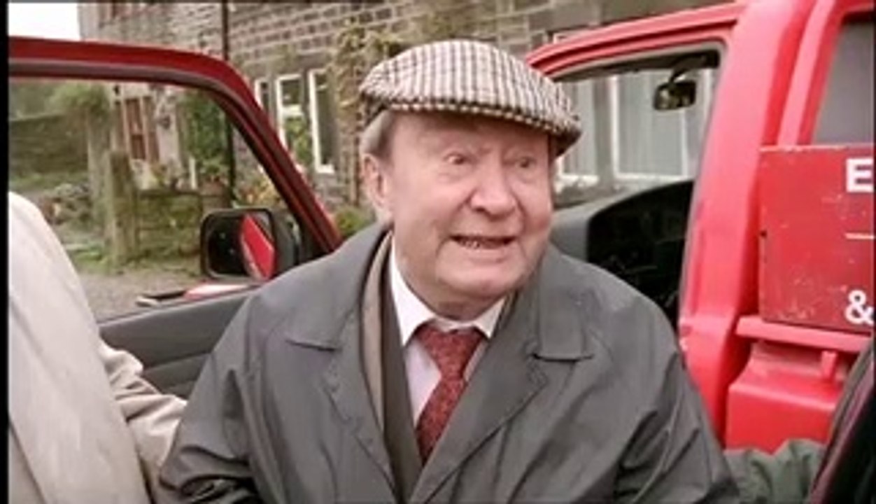 Last Of The Summer Wine S26/E6 'Available For Weddings' Peter Sallis, Frank Thornton, Dora Bryan, Kathy Staff