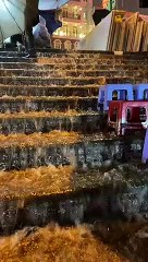 Clip du lịch Đà Lạt gặp ngay cảnh mưa trút như thác đổ