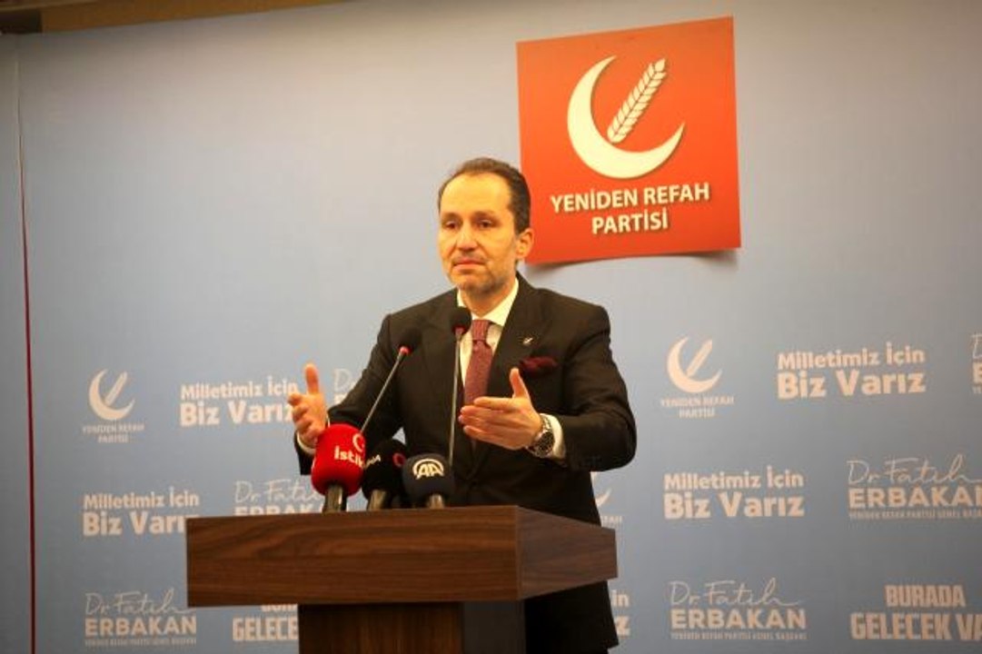 Yeniden Refah Partisi lideri Erbakan: "'Sonunuz Menderes gibi, Kaddafi gibi olur' gibi cümleler hiç hoş şeyler değil"