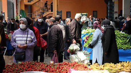 Kısıtlama öncesinde pazar alanları tıka basa doldu