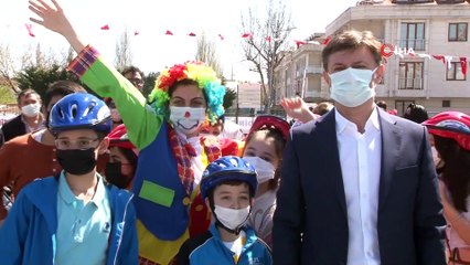 Bahçelievler’de en çok kitap okuyan çocuklara bisiklet hediye edildi