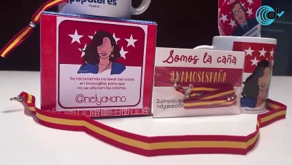 El fenómeno de Ayuso y Almeida llega a chapas y tazas: "Tengo decenas de pedidos"
