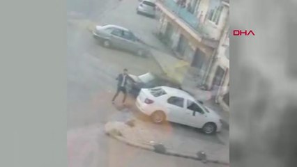 HUSUMETLİ OLDUĞU KİŞİNİN ARACINA BÖYLE SALDIRDI