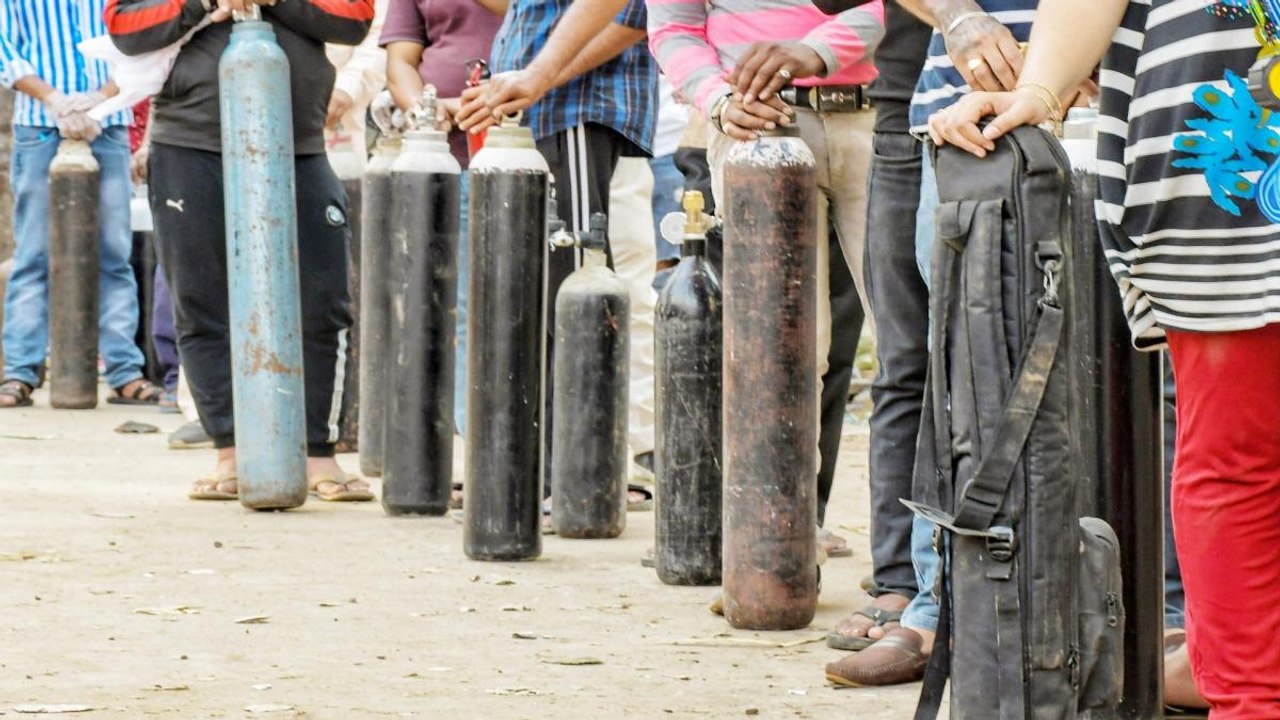 Oxygen shortage: Queues were seen outside refilling centres