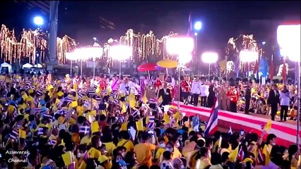 ในหลวง ราชินี ทรงจุดเทียนมหามงคลถวายราชสดุดีน้อมรำลึกในพระมหากรุณาธิคุณของรัชกาลที่ 9 วันพ่อแห่งชาติ