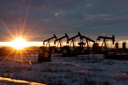 Biden suspende licitaciones para explotar petróleo y gas | El Diario en 90 segundos