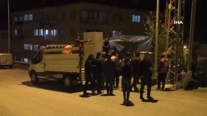 Açıkta kalan aileye Valilik ve Kızılay sahip çıktı