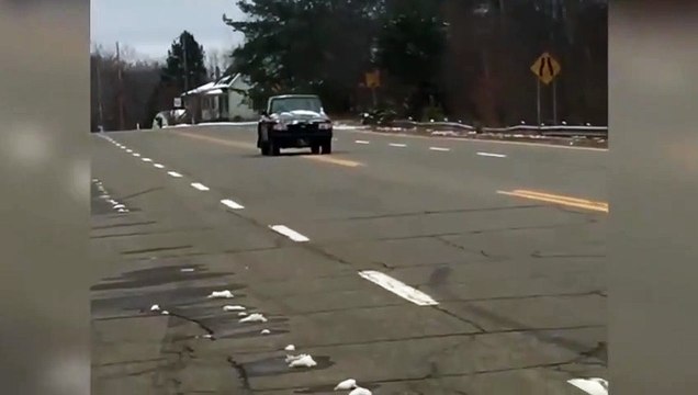 Il passe la marche arrière à 65 kmh... Plus de moteur