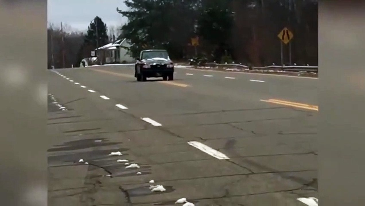 Il passe la marche arrière à 65 kmh... Plus de moteur