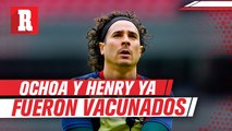 Memo Ochoa y Henry Martín fueron vacunados