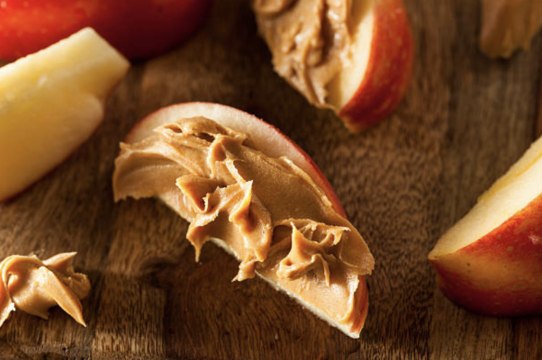 The Best Snacks to Eat for Energy, According to a Dietitian
