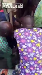 TIR'ın altında ezildiler: Burunları bile kanamadı!