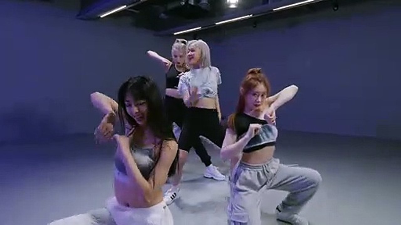Itzy "Not Shy" Dance Practice (Moving Ver.)