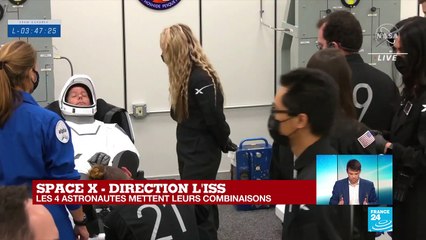 Départ vers l'ISS : les 4 astronautes mettent leurs combinaisons