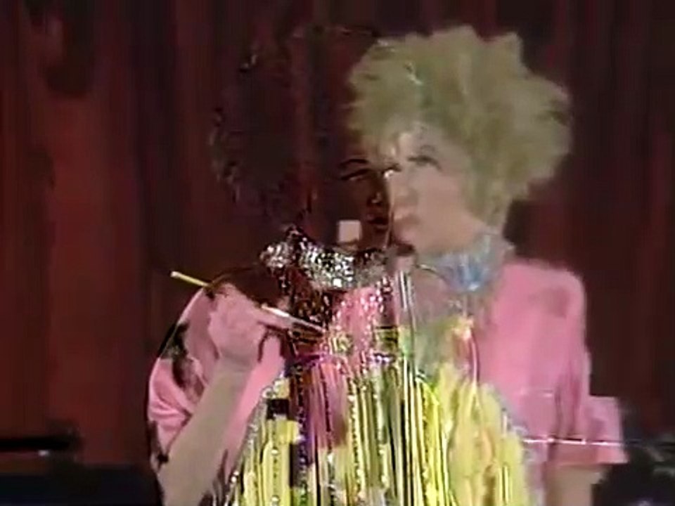 Phyllis Diller - Stand Up Comedy