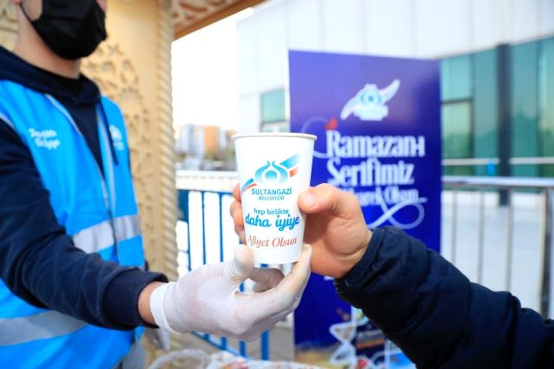 Sultangazi'de sıcak çorba çeşmesi