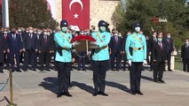 Son dakika haber: Ulusal Egemenlik ve Çocuk Bayramı törenleri TBMM'de bulunan Atatürk anıtına çelenk konmasıyla başladı