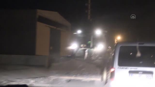 ŞANLIURFA - Kumar oynayan ve Kovid-19 tedbirlerini ihlal eden 30 kişiye para cezası