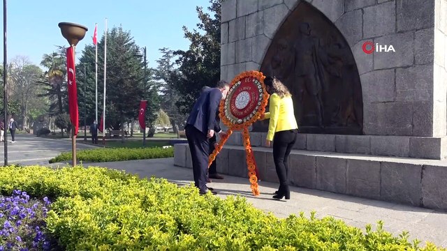 23 Nisan’a sade kutlama... 23 Nisan Ulusal Egemenlik ve Çocuk Bayramı dolayısıyla Atatürk Anıtı'na çelenk sunuldu