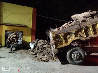 मुक्तिधाम पर अंत्येष्टि के लिए लकड़ी व्यापारियों व आरा मशीन संचालकों से करीब 150 क्विंटल लकड़ी जुटाई