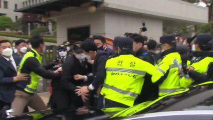 김명수 출근길 가로막은 국민의힘 "사자 몸 갉아먹는 벌레의 격" / YTN