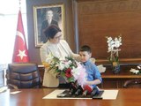 Bakan Derya Yanık, 23 Nisan Ulusal Egemenlik ve Çocuk Bayramı dolayısıyla koltuğunu bir öğrenciye devretti