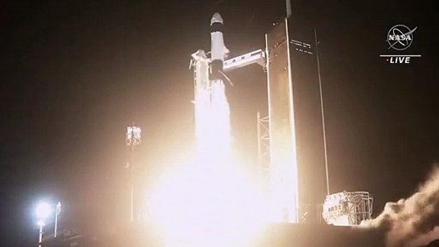 Regardez les images du lancement de la fusée SpaceX vers l’ISS avec à son bord le Français Thomas Pesquet et son équipage - VIDEO