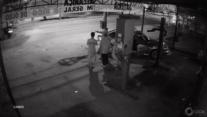 Vídeo flagra momento em idoso de 81 anos é atropelado