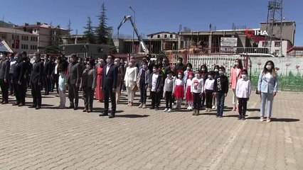 Şırnak'ta 23 Nisan zırhlı araçlardan çalınan şarkılarla kutlandı