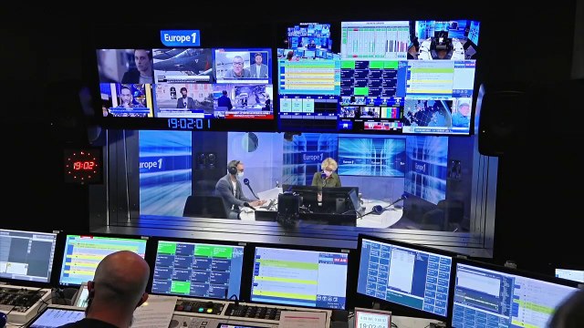 Policière poignardée à Rambouillet : proches, collègues et élus lui rendent hommage