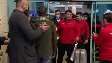 Milli güreşçi Rıza Kayaalp'e coşkulu karşılama