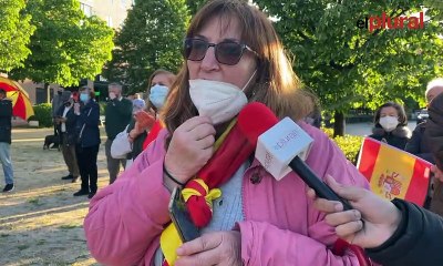 Una seguidora de Vox, con la mascarilla bajada: “Si lo que fomentan es el enfrentamiento, habrá enfrentamiento”