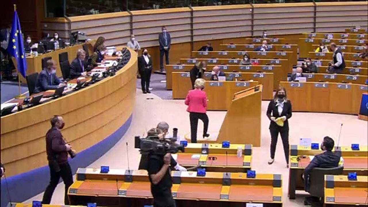 Sofagate: la reprimenda di Ursula von Der Leyen al parlamento Ue non fa male solo alla Turchia