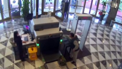 Ağına düşürdükleri şahsı sahte altınla 130 bin dolar dolandırdılar