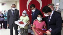 Rektör Ataç, 23 Nisan'ı çocuklarla birlikte kutladı