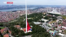 Türkiye'nin en büyük bayrağı göndere çekildi