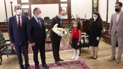 2. sınıf öğrencisi valilik koltuğuna geçti