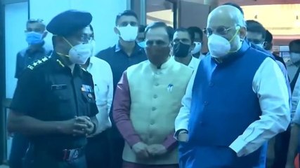 Amit Shah inspects Covid facility in Ahmedabad