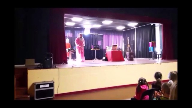 Gala Association Rêve d'Enfants Francky Le Magicien En Spectacle