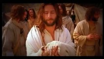 Ressuscitação de Lázaro em A MAIOR HISTÓRIA DE TODOS OS TEMPOS - Dublado