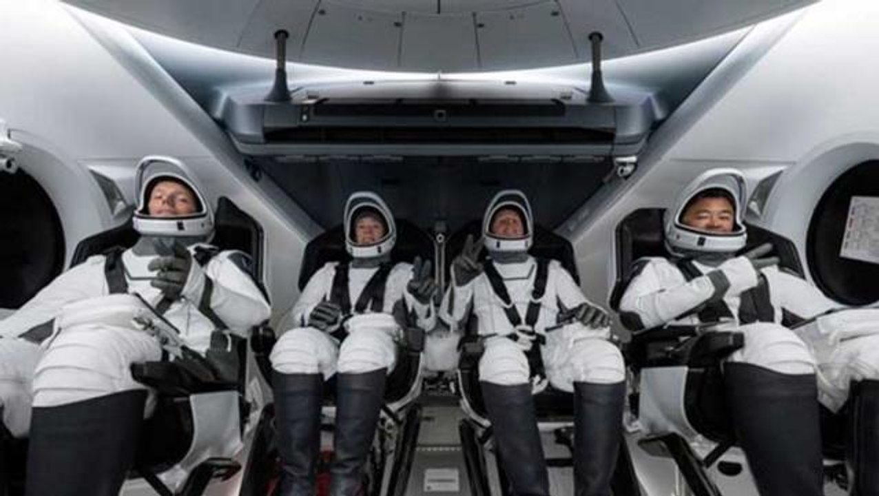 NASA, 4 astronotunu taşıyan SpaceX roketini uzaya fırlattı