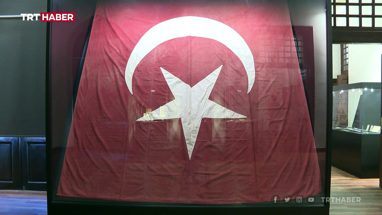 1. Meclis'teki ilk Türk bayrağı