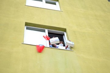 Son dakika haberi! "Polis beni bilgisayardan görmüyor mu" diyen karantinadaki çocuğa sürpriz gecikmedi